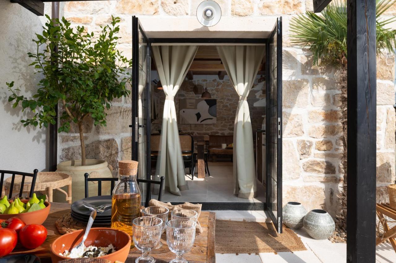 Blacksmith'S House - Rental House With Heated Pool Posedarje Exterior photo