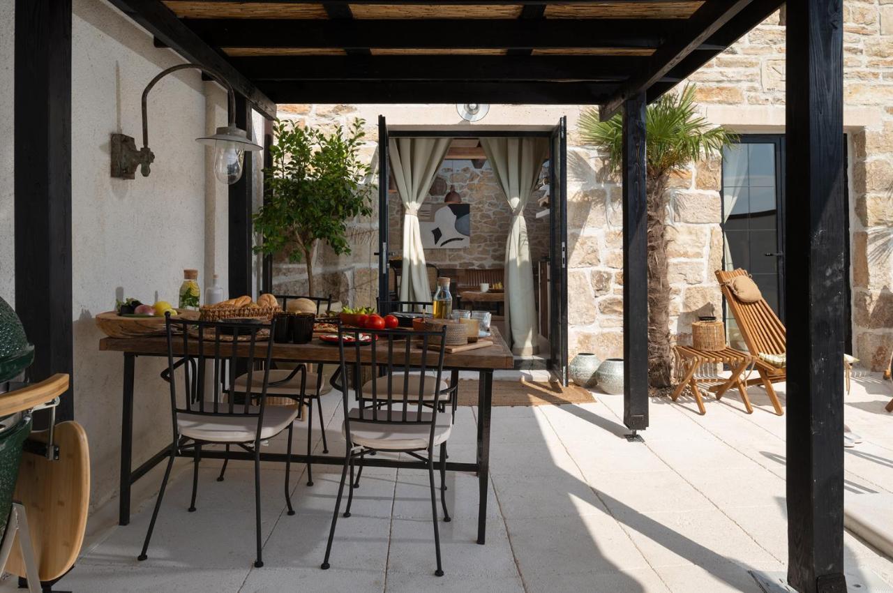 Blacksmith'S House - Rental House With Heated Pool Posedarje Exterior photo